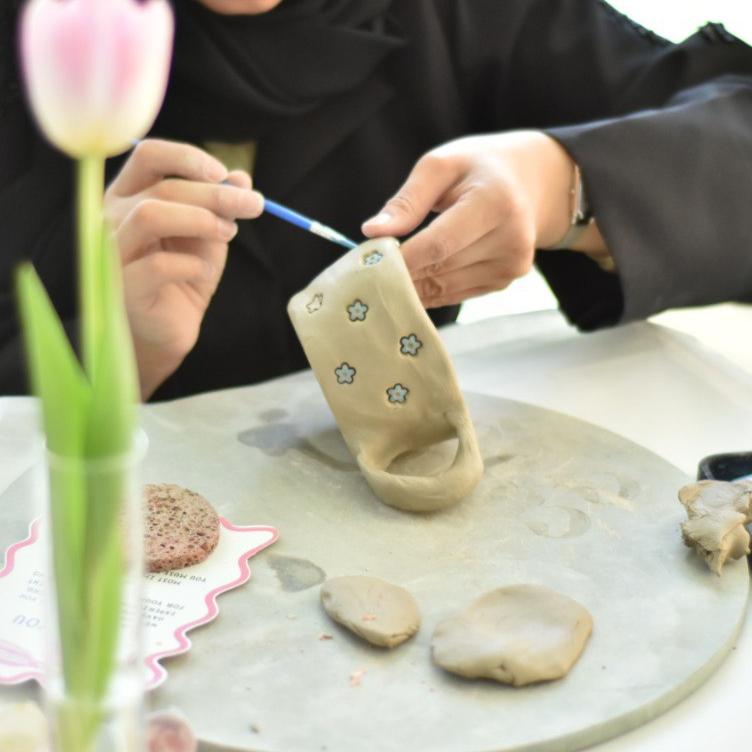 ورشـة صنع كوب من عجينة السيراميك - making a cup from ceramic clay workshop