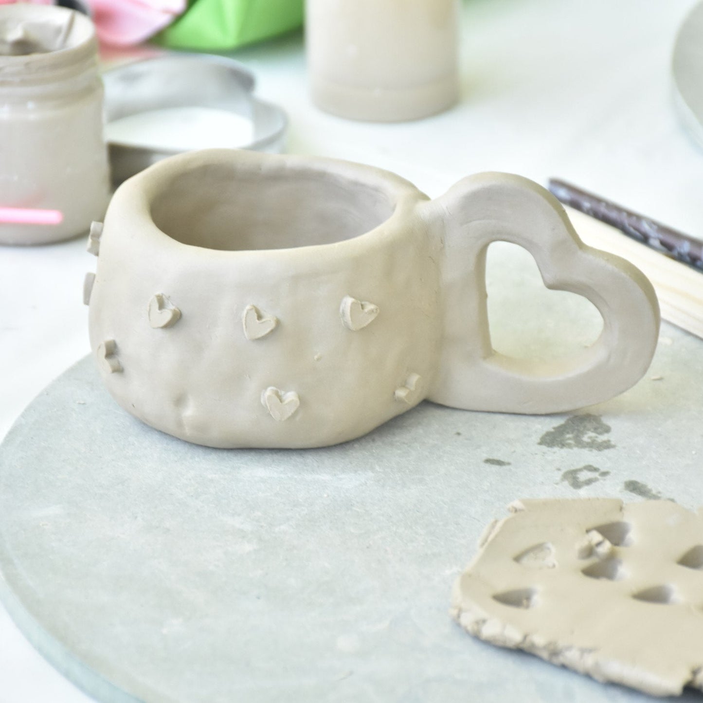 ورشـة صنع كوب من عجينة السيراميك - making a cup from ceramic clay workshop